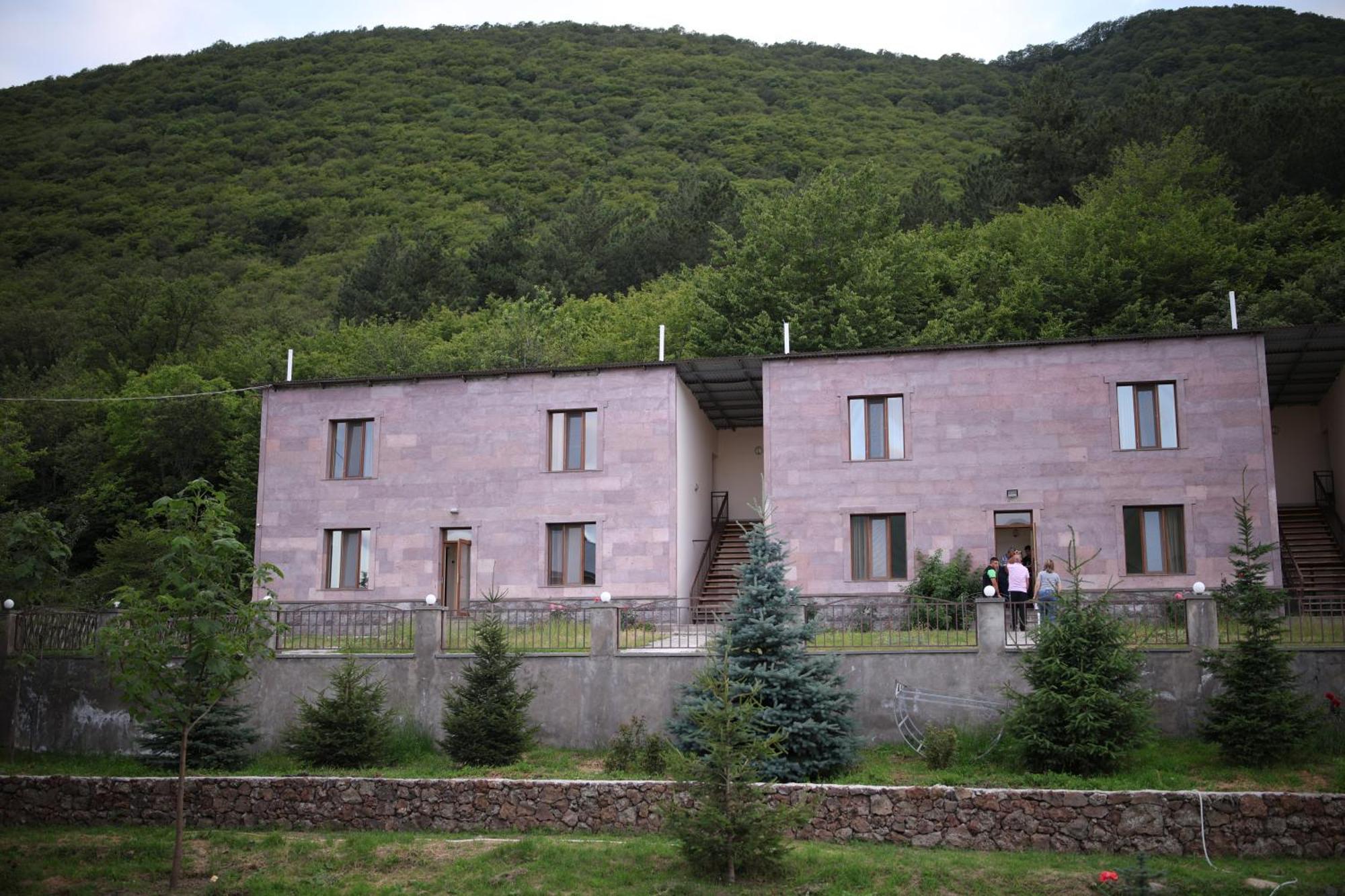 Yeghevnut Hotel Goris Extérieur photo