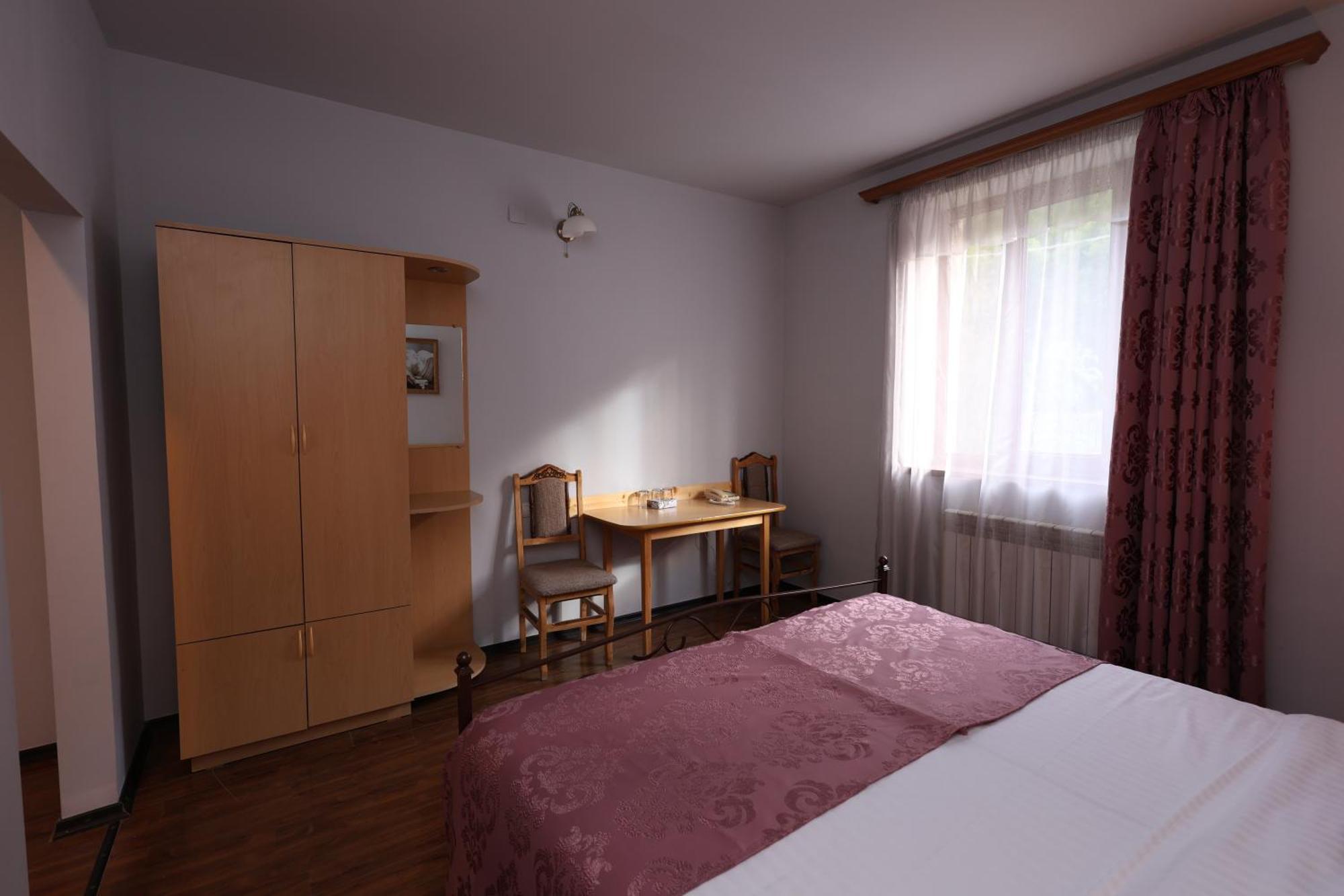 Yeghevnut Hotel Goris Extérieur photo