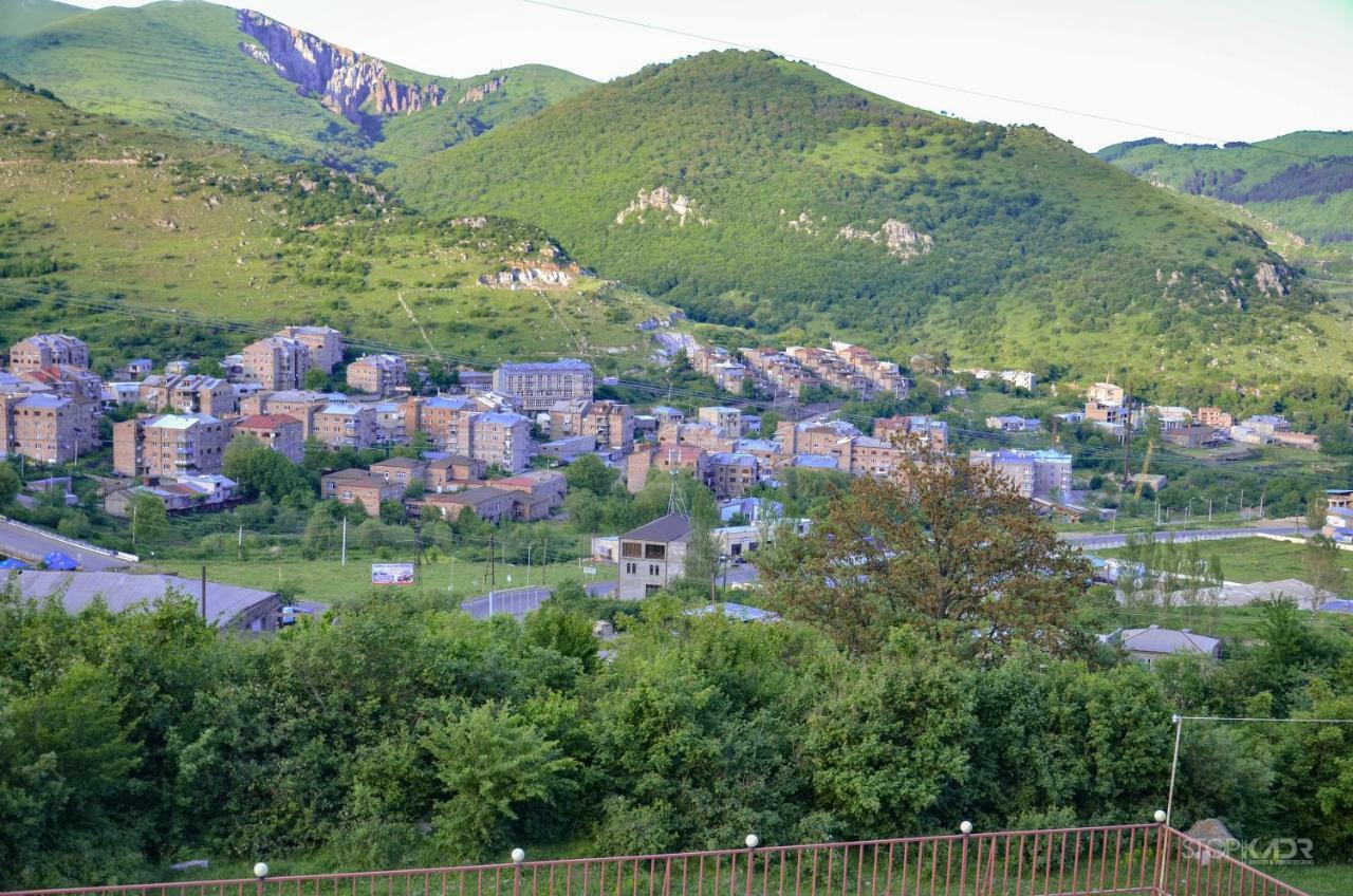 Yeghevnut Hotel Goris Extérieur photo