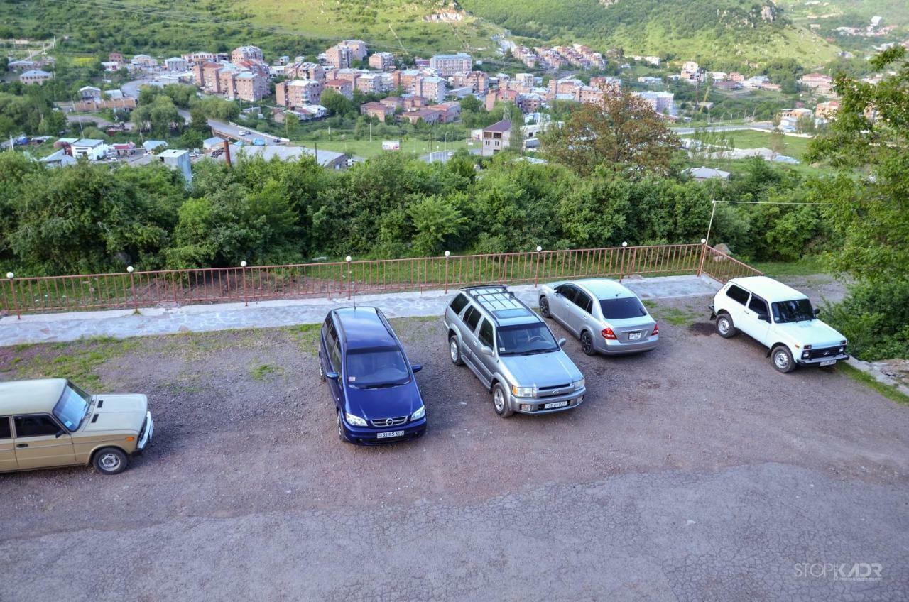 Yeghevnut Hotel Goris Extérieur photo